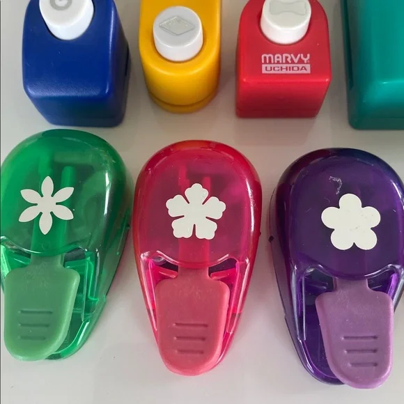 13x Craft Paper Punchers - Fiskars, Marvy Uchida - Picture 7 of 7